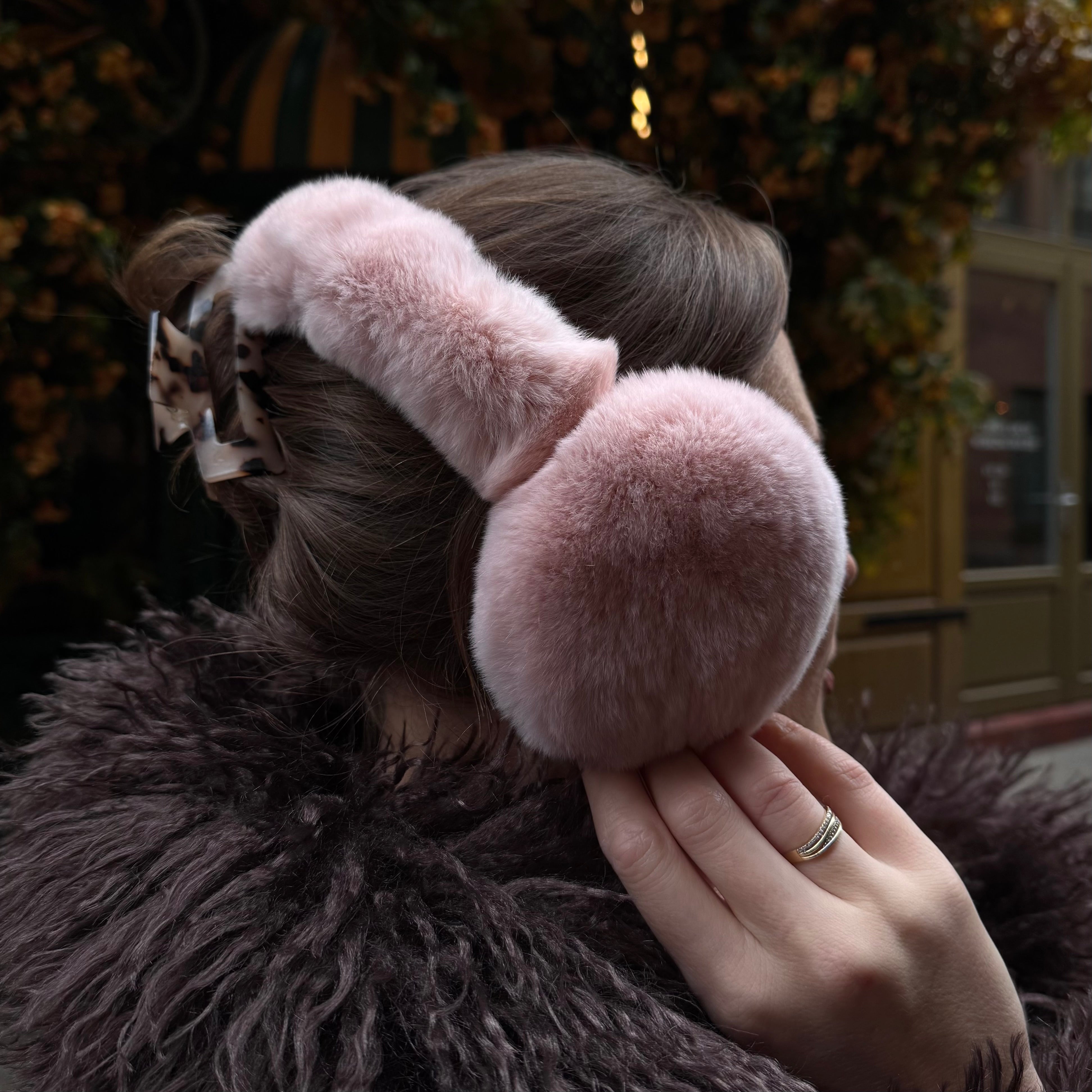 Minkštos natūralaus kailio ausinės