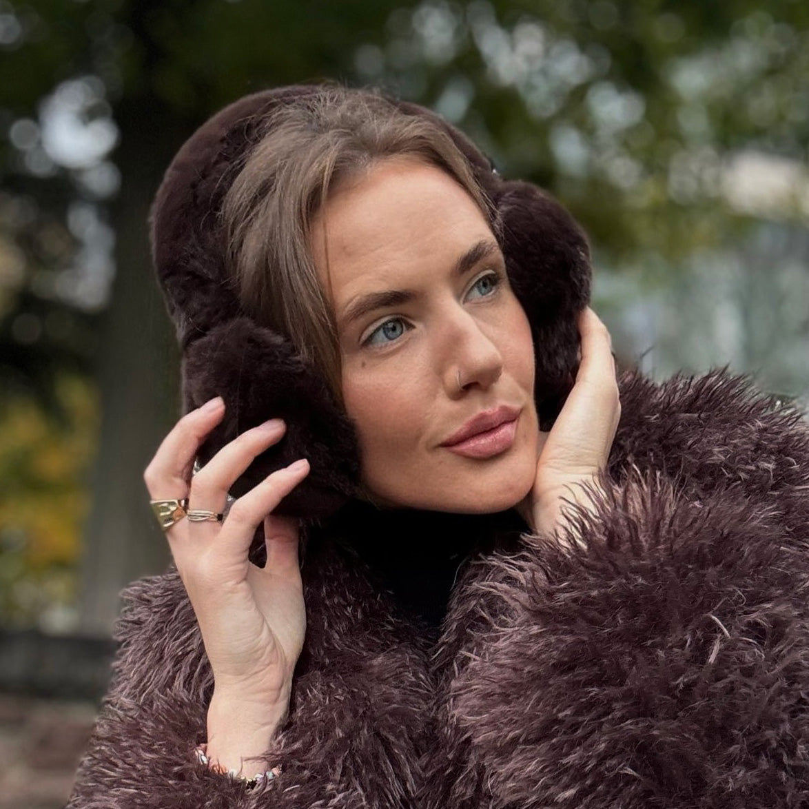 Minkštos natūralaus kailio ausinės